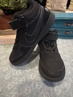 Nike Court Borough Mid toddler Sneakers